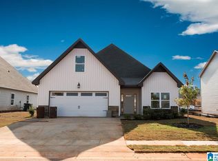 304 Waterstone Ln, Calera, AL 35040
