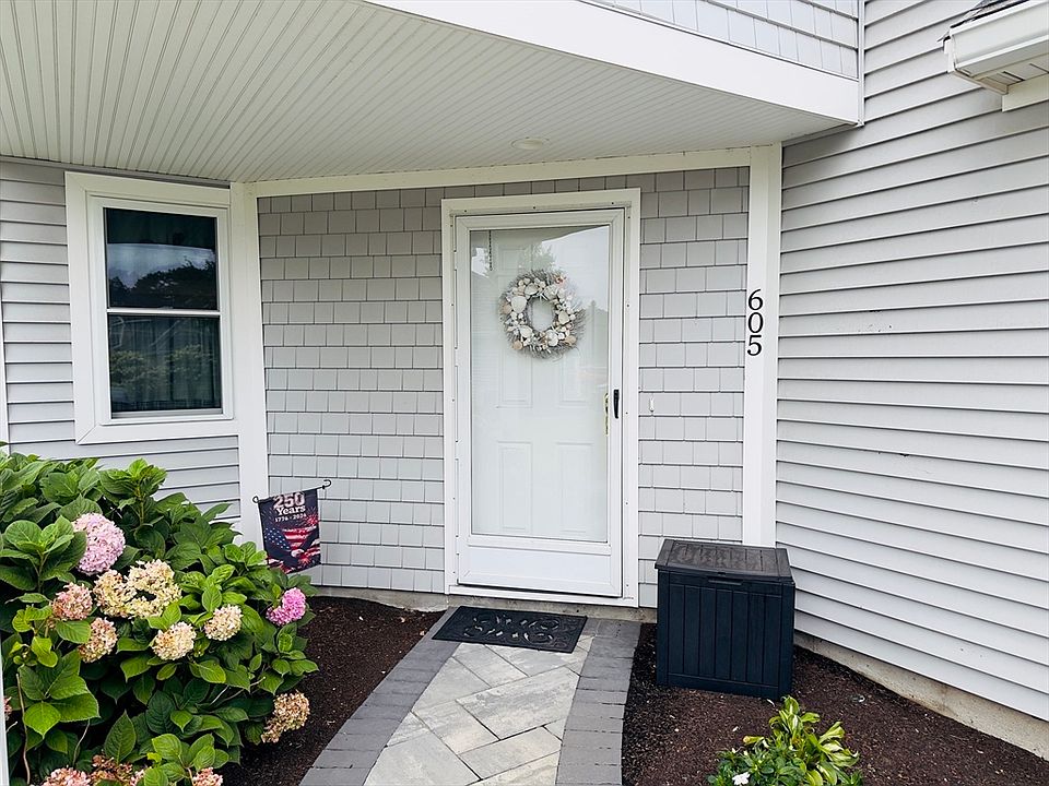 1st image of 605 White Cliff Dr #605