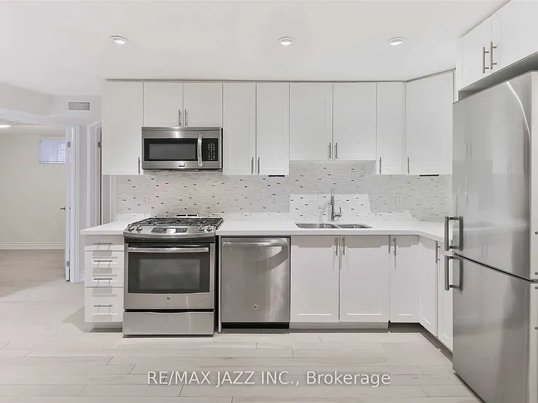 1303 Bayview Ave #103 — Photo 12