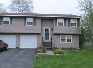 18 Commane Rd, Baldwinsville, NY 13027