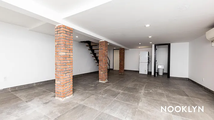 Rented by Nooklyn NYC LLC | media 28