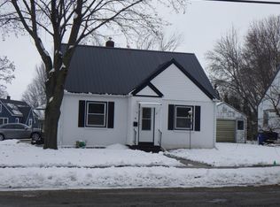 40 16th St, Clintonville, WI 54929