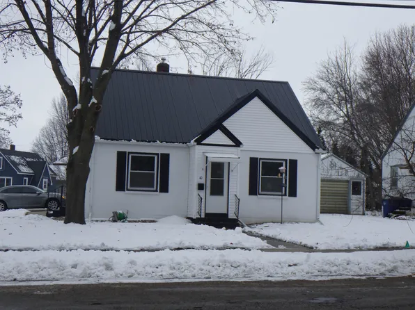 40 16th St, Clintonville, WI 54929