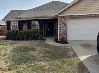 2913 S D St, Rogers, AR 72758