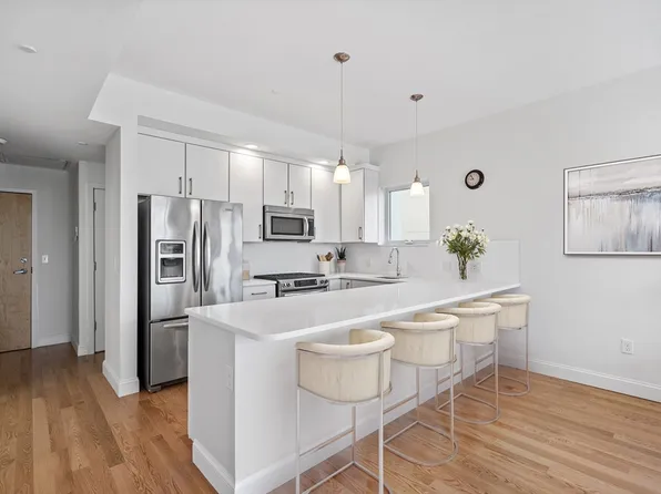 18 White St #1, Cambridge, MA 02140