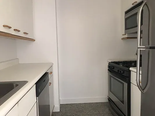 Rented by Century 21 New Golden Age Realty | media 16