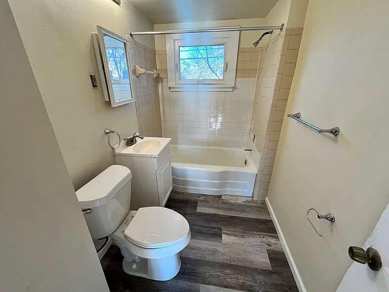 286 Potomac Ave — Photo 11