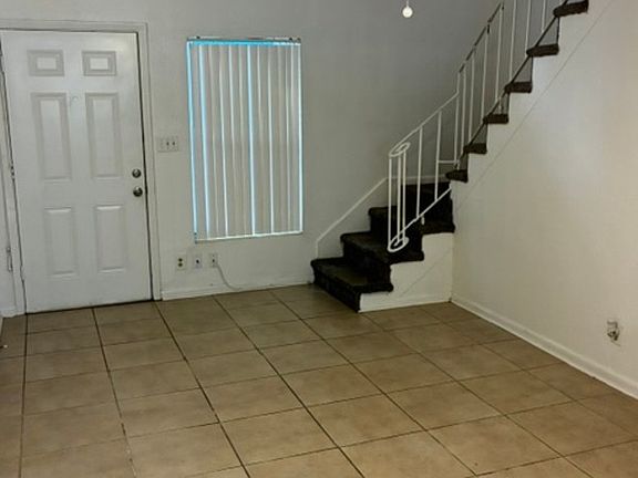 5th image of 1606 King St APT 13