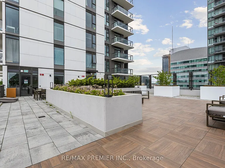 55 Duke St W #1709 — Photo 14