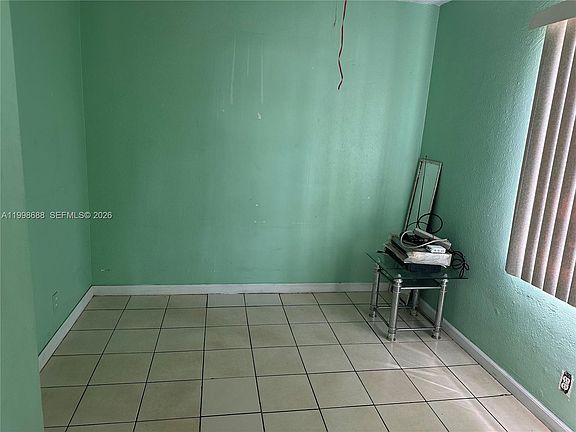 4th image of 900 NW 75th St