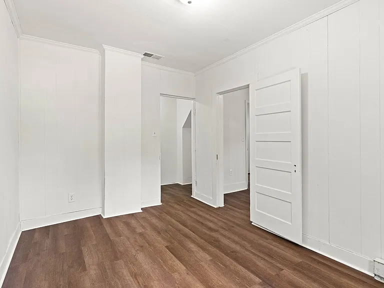516 N Center St — Photo 9