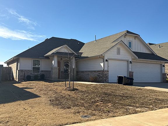 2nd image of 1200 Magnolia Dr