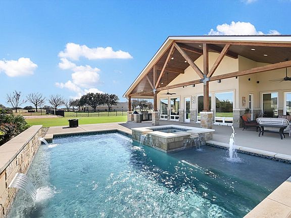 2nd image of 106 Rangeway Circle