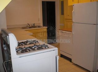 81 Francis St #2, Brookline, MA 02446