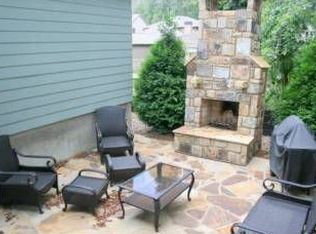 7030 Round Rd, Cumming, GA 30040