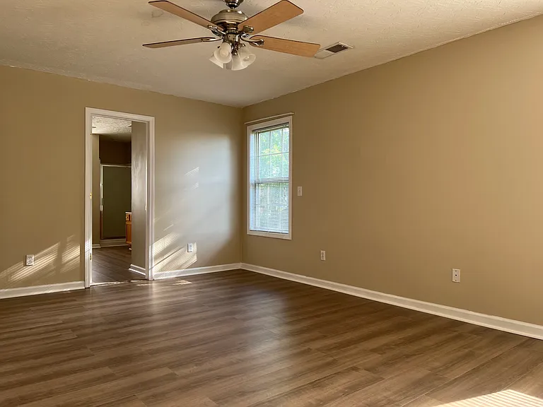 3885 Winthrop Dr — Photo 28