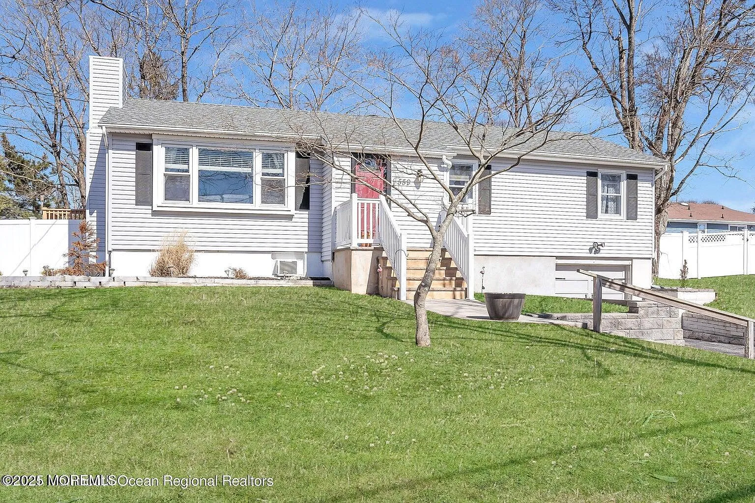 3 bed, 1258 sqft, $2,500 — Photo 2