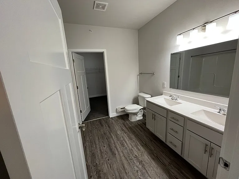 Cottage Grove Commons: Gaston — Photo 101