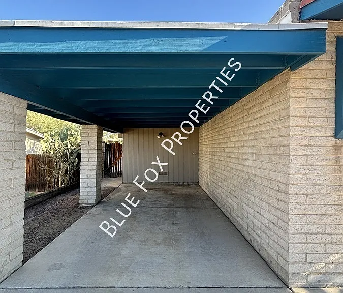 2780 W Via Del Santo — Photo 2