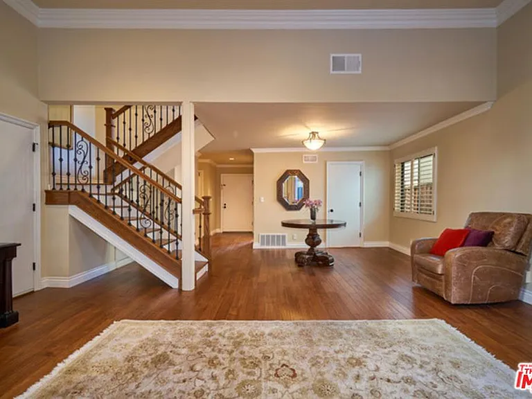 1937 S Beverly Glen Blvd #20 — Photo 17