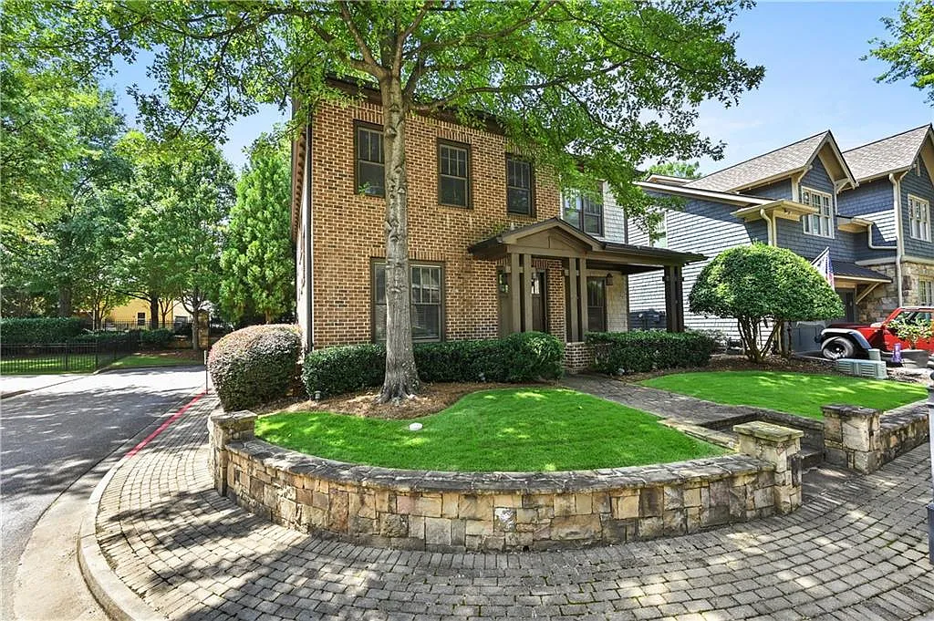 4 bed, 3.5 bath, 3326 sqft, $3,500 — Photo 2