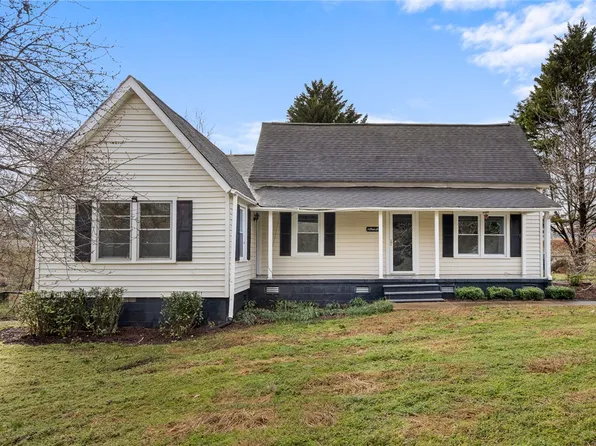 1 Frost St, Pelzer, SC 29669