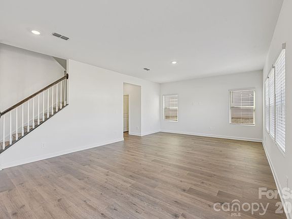 4th image of 178 Murphy Meadow Rd