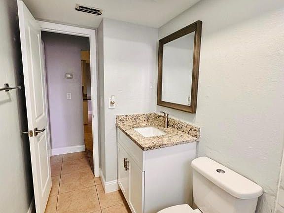 5th image of 709 SE 8th Ter
