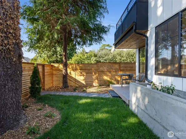 10717 2nd Avenue NW, Seattle, WA 98177