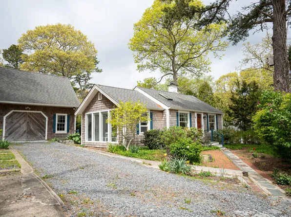 11 Cliff Street, Dennis, MA 02638