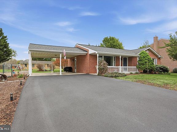 4th image of 9 Dartmouth Dr