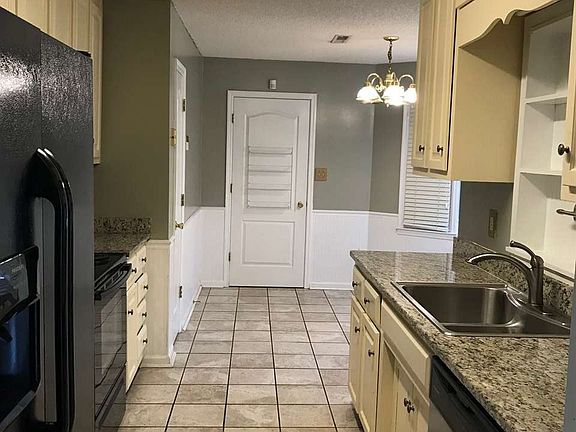 4th image of 197 Taylor Ln SE