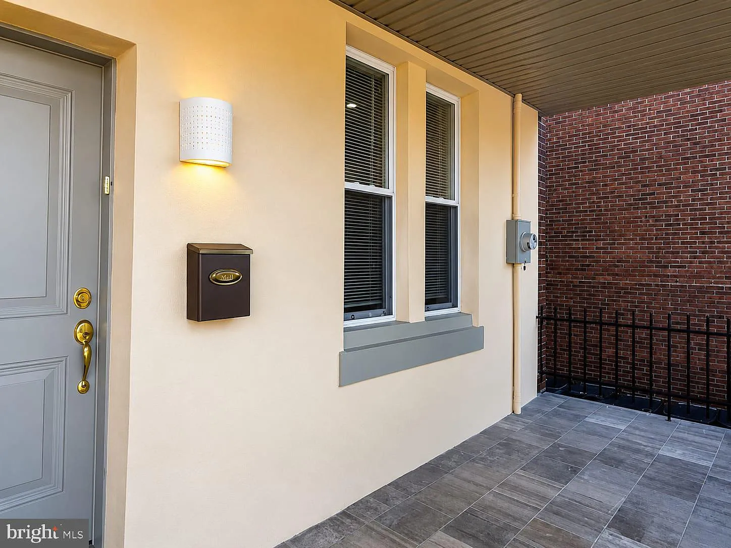 5 bed, 1200 sqft, $2,300 — Photo 2