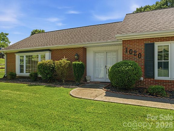 3rd image of 1020 Longreen Dr