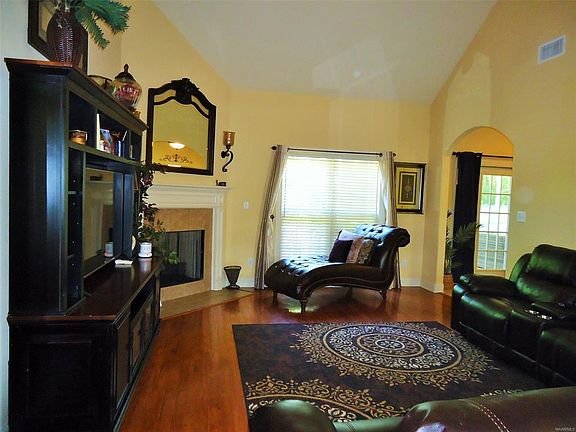3rd image of 7307 Fairway Dr
