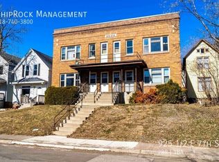 925 1/2 E 7th St, Duluth, MN 55805