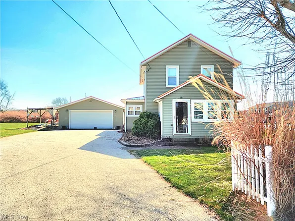 53001 Hal Kar Rd, West Lafayette, OH 43845