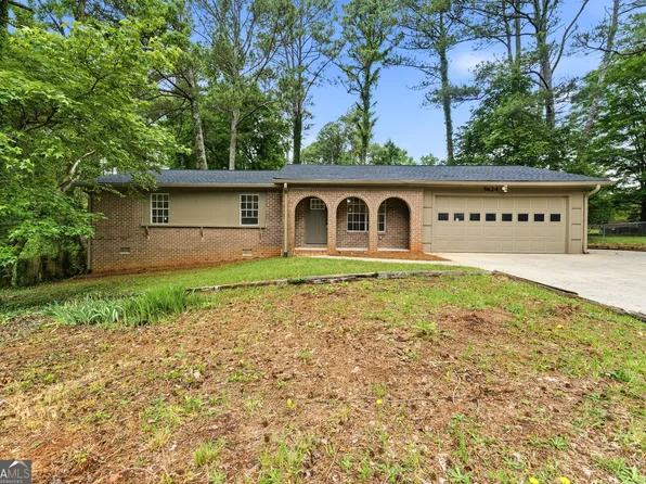 5824 Oakleaf Way, Stone Mountain, GA 30087