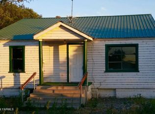 220 Home Acres Rd, Wapato, WA 98951