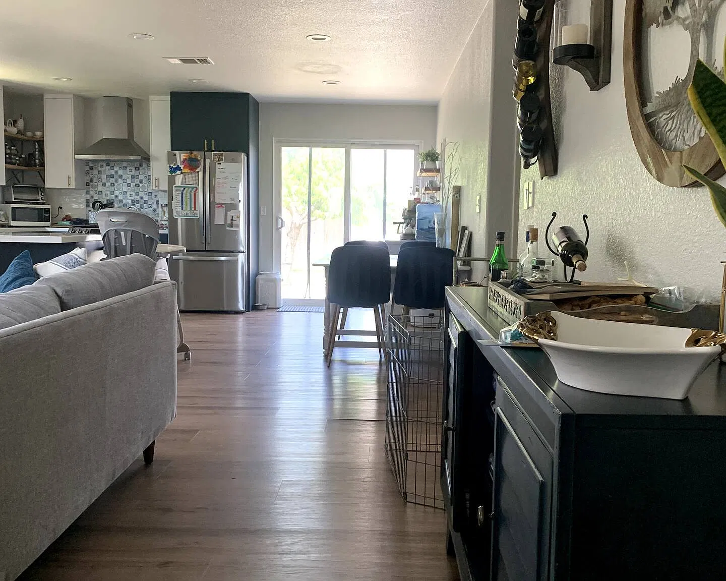 3 bed, 1200 sqft, $2,500 — Photo 4