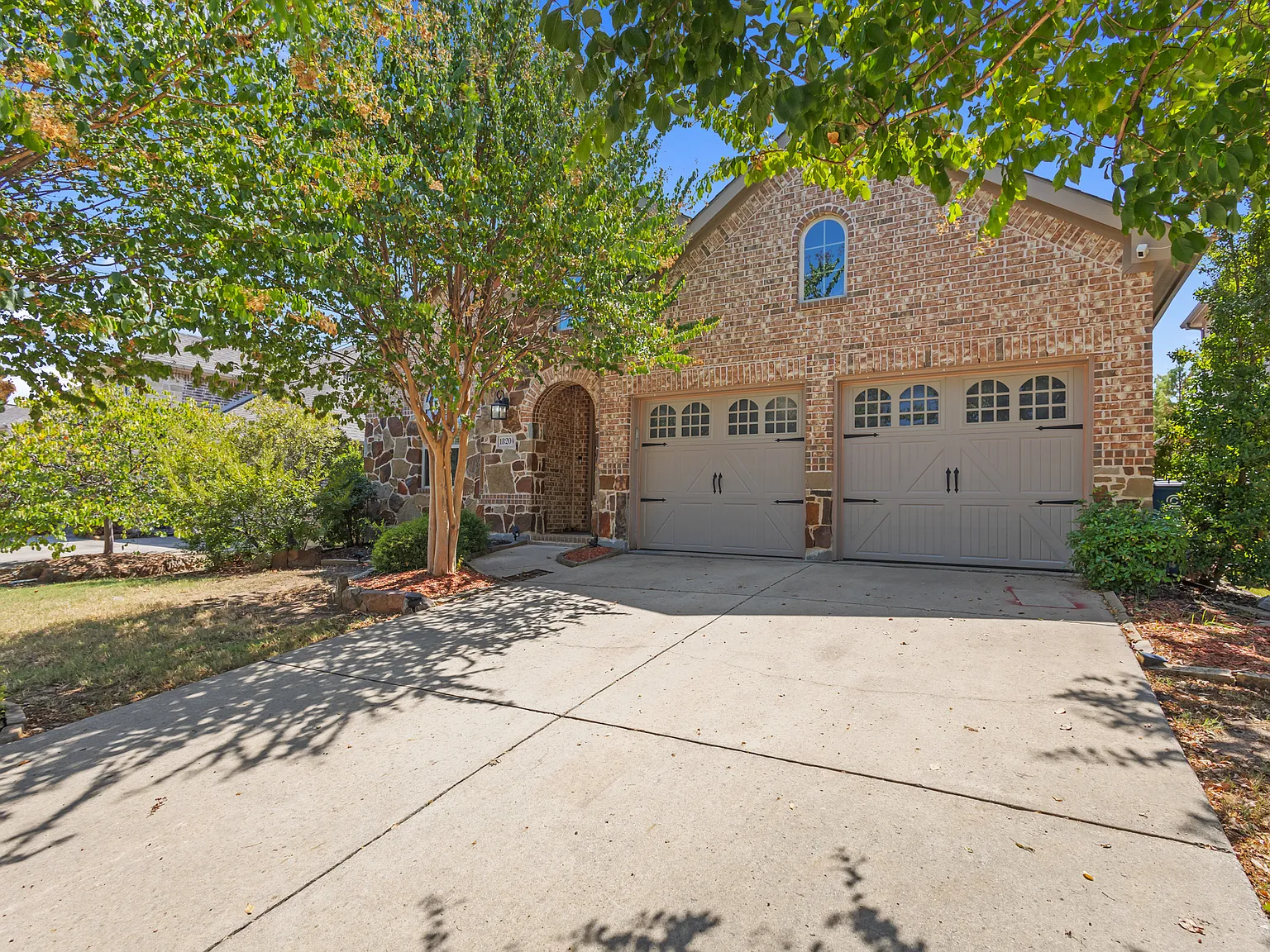 3 bed, 2751 sqft, $2,800 — Photo 2