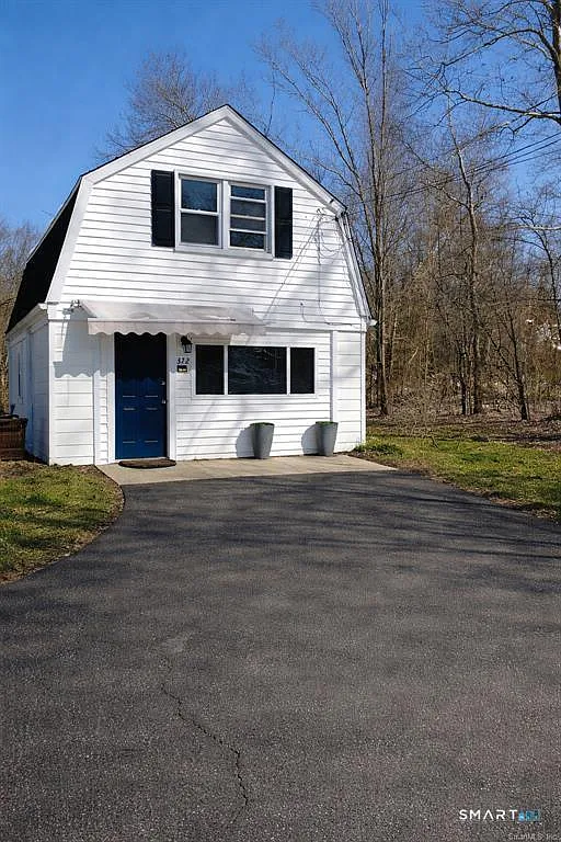 2 bed, 1.0 bath, 900 sqft, $2,200 — Photo 1
