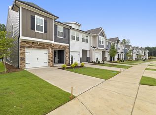 823 Kensley Grove Ln, Fuquay Varina, NC 27526