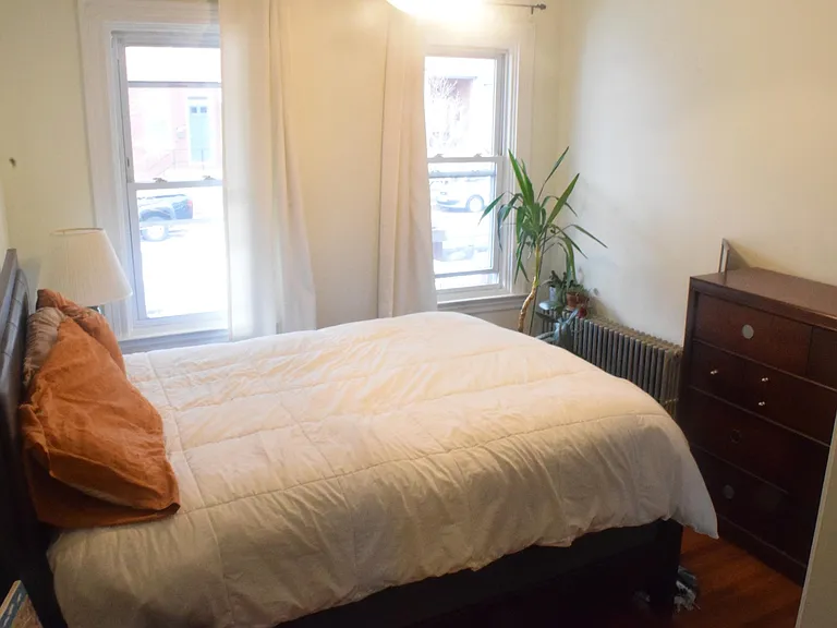 327 N Charlotte St — Photo 2