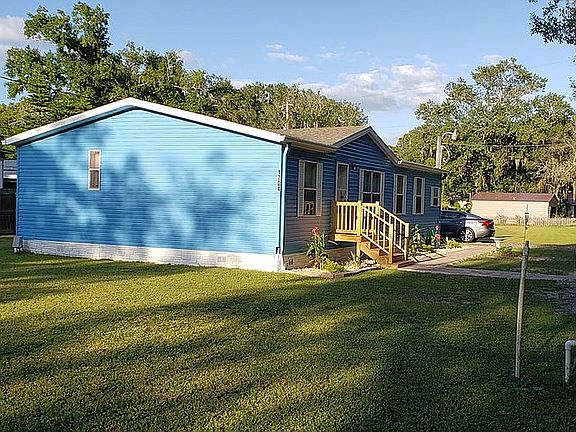 2nd image of 1704 Chesapeake Dr