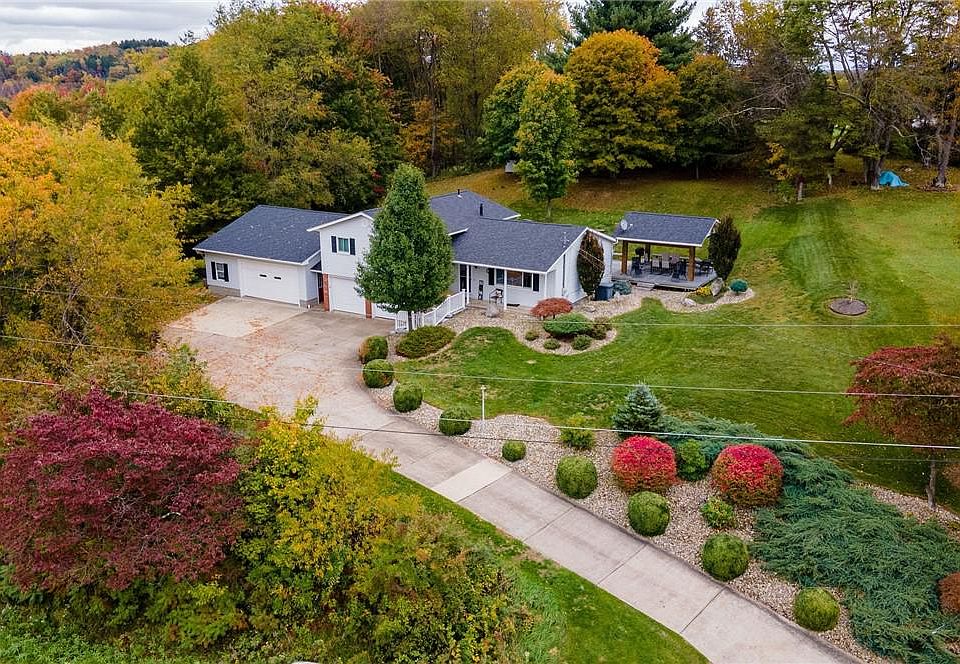 1st image of 237 Charlotte Cir