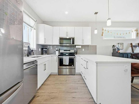 4th image of 313 NE Seton Cir SE