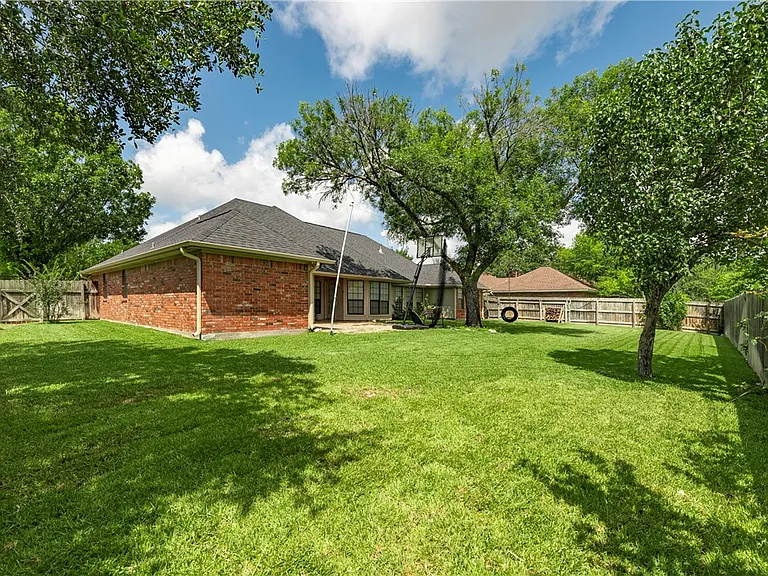 2905 Aztec Ct — Photo 34