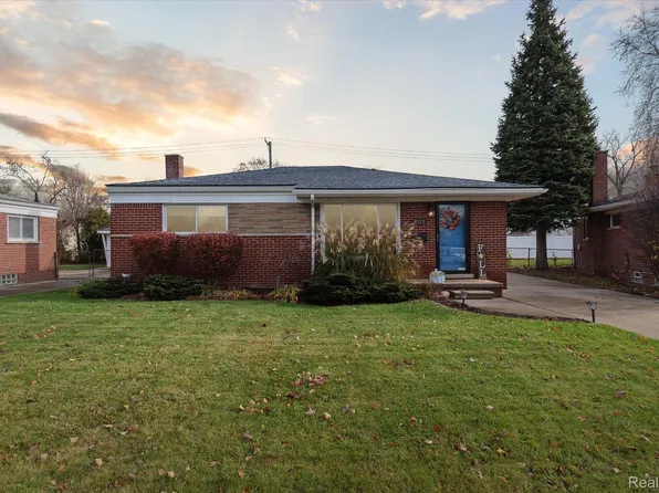 8112 August Ave, Westland, MI 48185