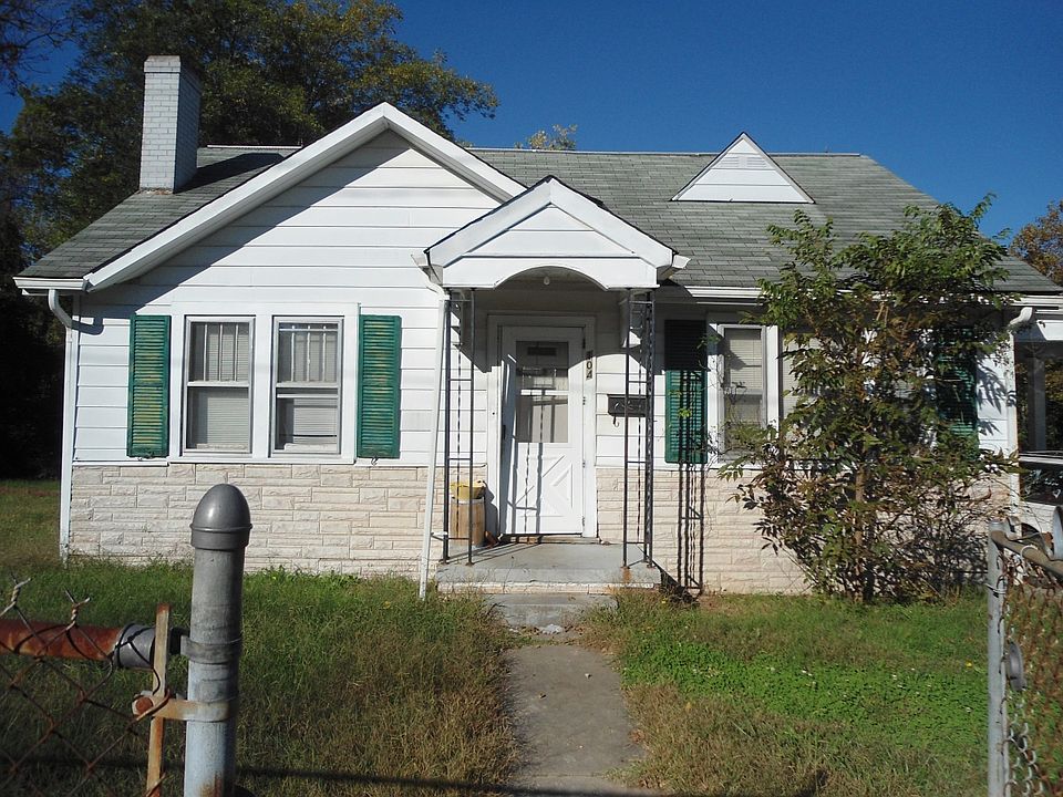 1st image of 104 S Branch St